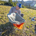 Isolierte Abdeckung - Mica Basin Camp Chair In Action